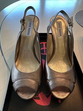 Steve Madden platform pewter metallic dreemm heal